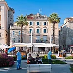 Riva Luxury Suites